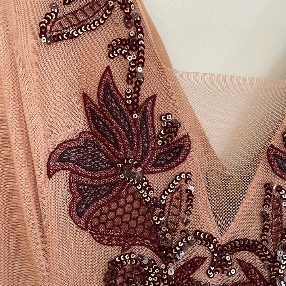 BCBGMaxAzria Dusty Rose Deep V Neckline Burgundy Embroidery Tiered Ruffle Dress - Picture 6 of 11